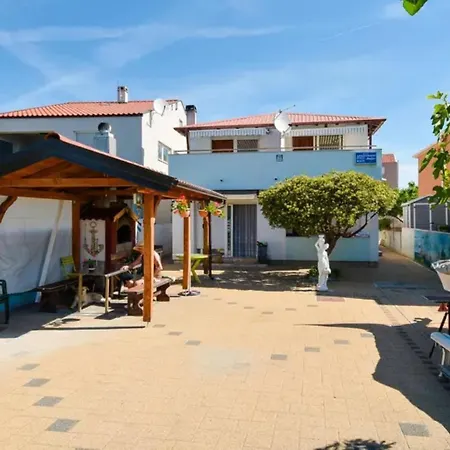 Mimi - Free Parking And Barbecue Appartement Nin